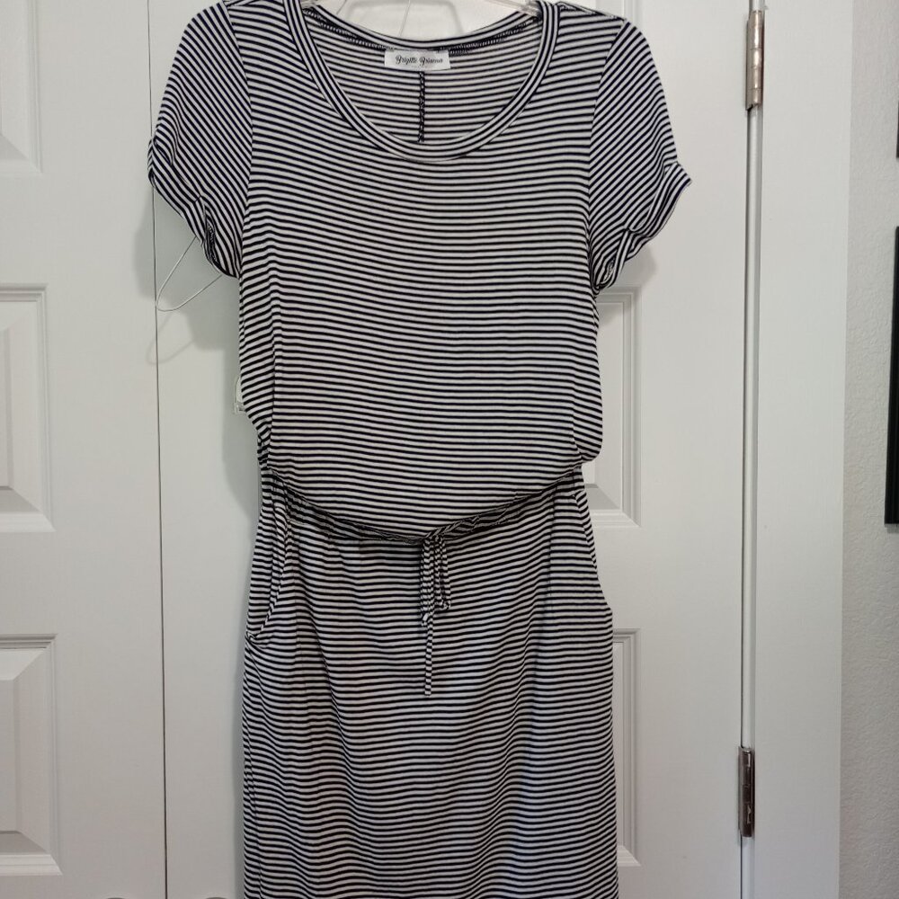 Like New!! Black/White Stripe TShirt Dress, Size M